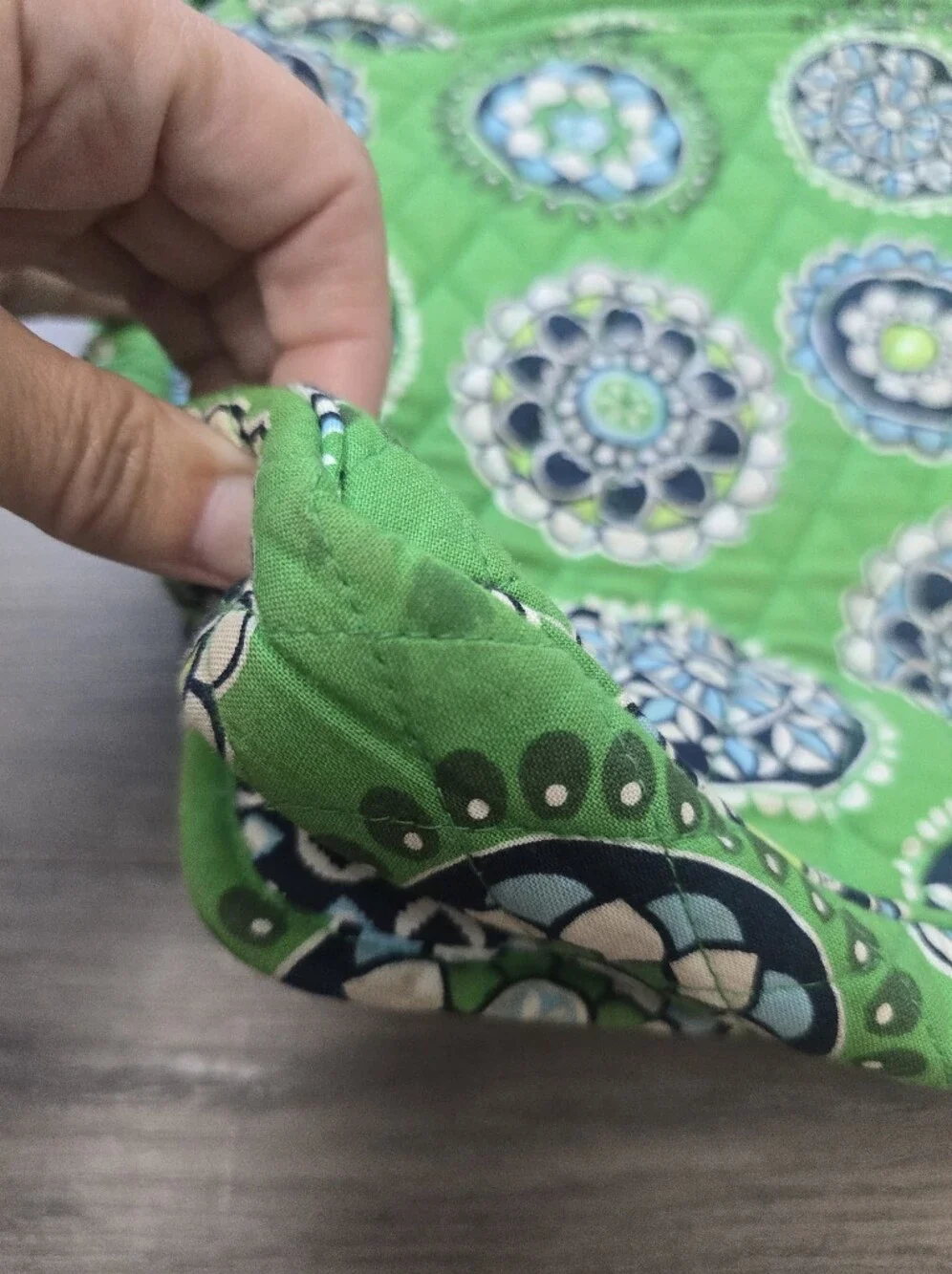 Vera Bradley Quilted Mailbag Crossbody Cupcake Green Floral Paisley Pattern